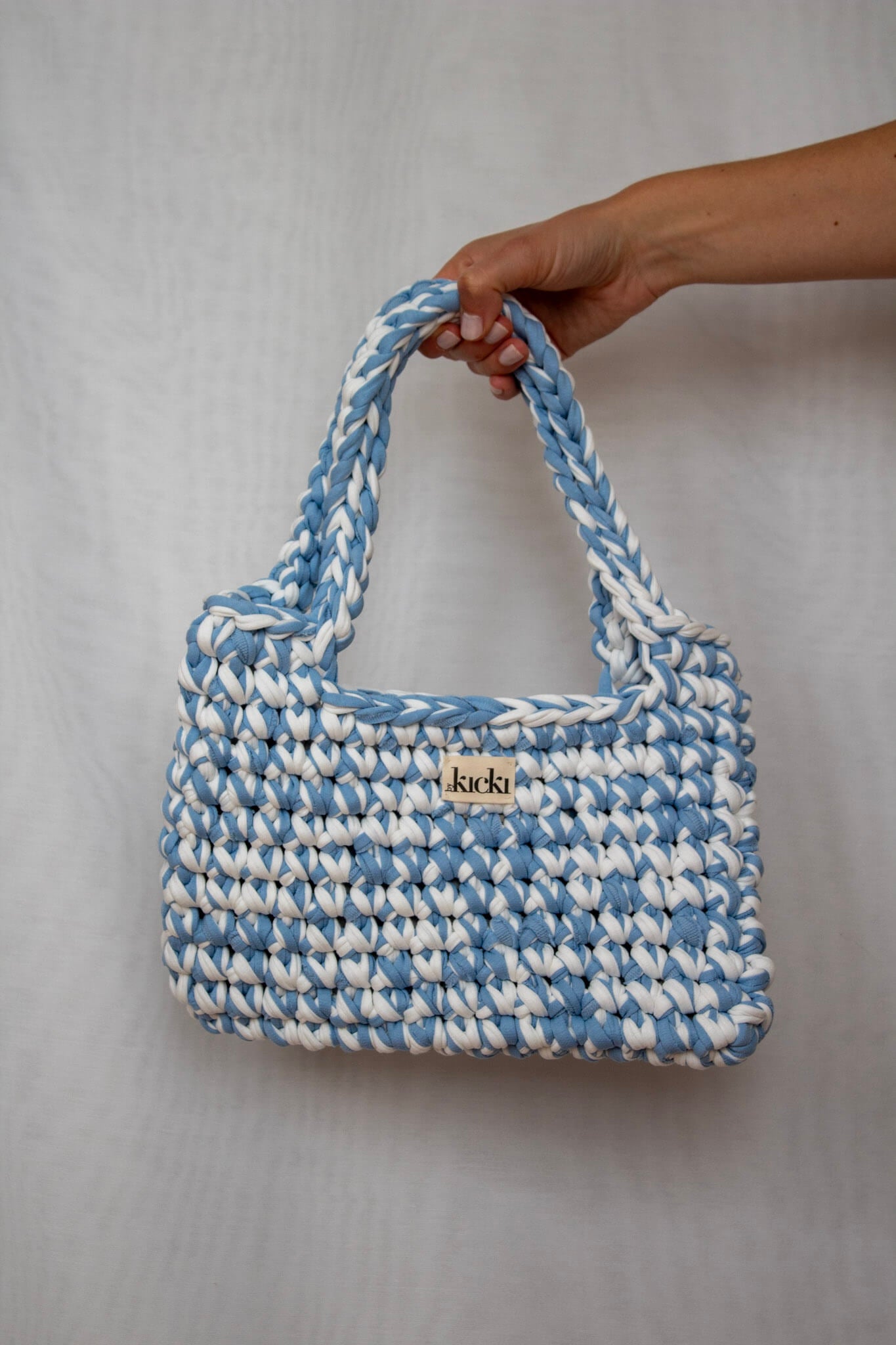 Häkeltasche I cloudy sky