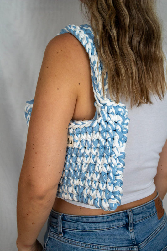 Häkeltasche I cloudy sky